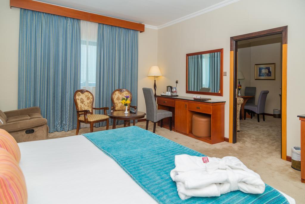 The Park Hotel Formerly Dubai Buitenkant foto